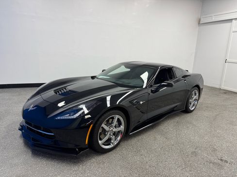 Used 2015 Chevrolet Corvette Stingray Coupe w/ 2LT Preferred Equipment Group image 25
