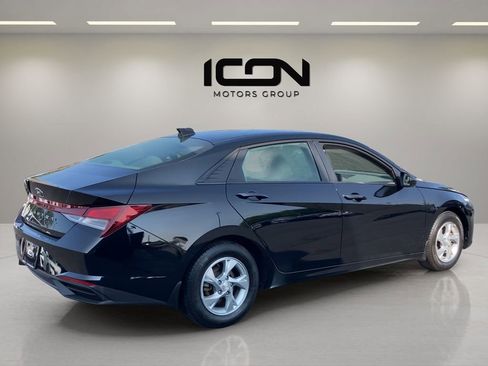 Used 2023 Hyundai Elantra SE FWD image 4