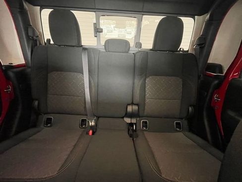 Used 2025 Jeep Gladiator Mojave image 7