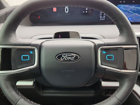 Used 2026 Ford Expedition Platinum w/ Stealth Appearance Package AWD/4WD image 19