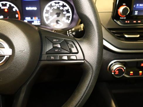 Used 2024 Nissan Altima 2.5 S image 9