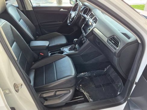 Used 2021 Volkswagen Tiguan SE FWD image 5