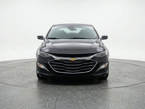 Used 2024 Chevrolet Malibu LT image 2