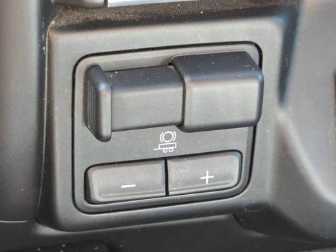 Used 2020 Chevrolet Silverado 1500 LT Trail Boss AWD/4WD image 17