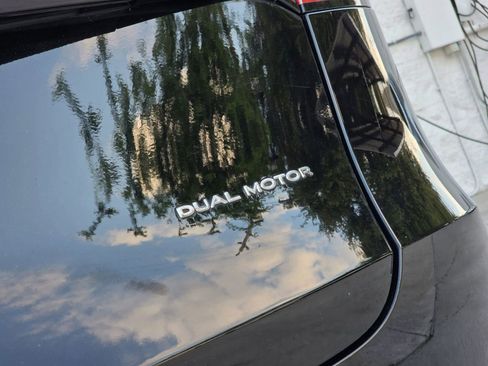 Used 2023 Tesla Model Y Long Range image 39