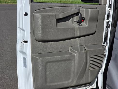 Used 2024 GMC Savana 2500 w/ Driver Convenience Package RWD image 20