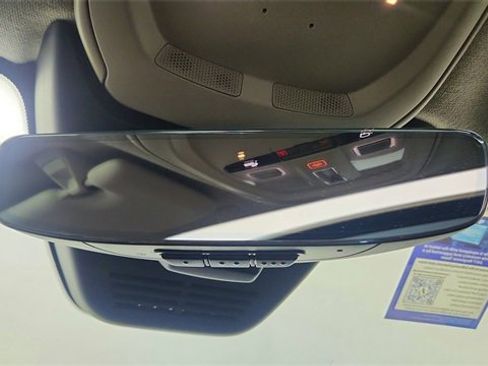 Used 2024 Volvo XC40 B5 Plus image 56