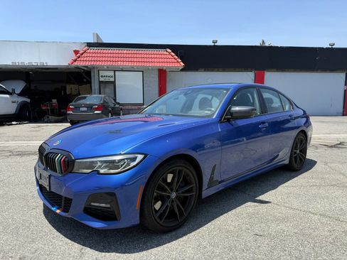 Used 2019 BMW 330i xDrive Sedan w/ M Sport Package AWD/4WD image 3