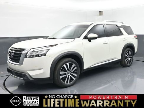 Used 2023 Nissan Pathfinder Platinum image 1