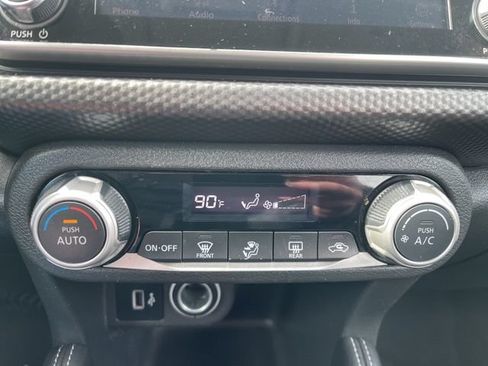 Used 2018 Nissan Kicks SV FWD image 16
