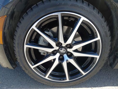 Certified 2022 Toyota GR86 RWD image 9