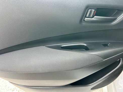 Used 2022 Toyota Corolla LE FWD image 13