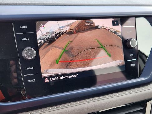 Used 2024 Volkswagen Taos SE AWD/4WD image 13