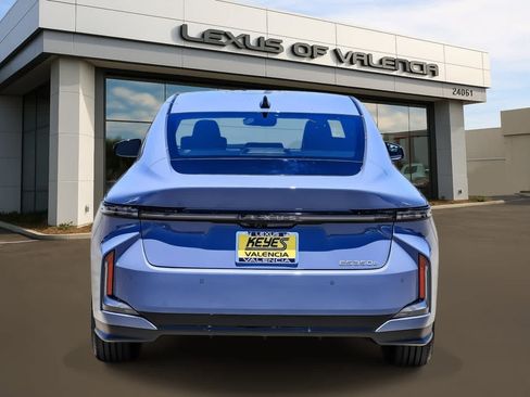 New 2026 Lexus ES 350e FWD image 3
