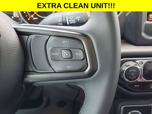 Used 2023 Jeep Gladiator Sport AWD/4WD image 12