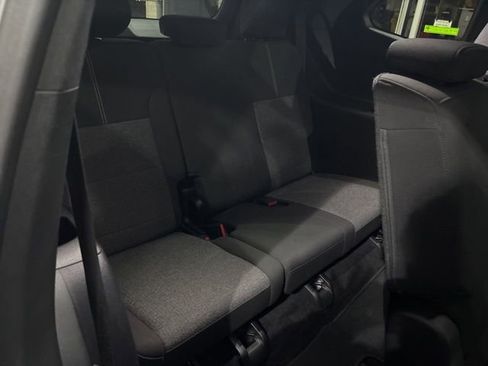 Used 2025 GMC Acadia Elevation image 29