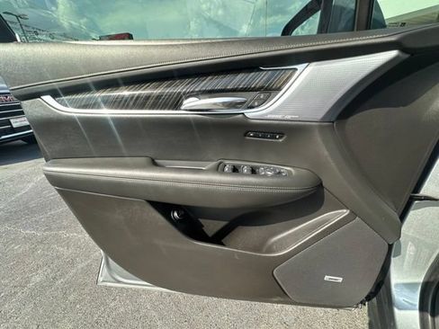 Used 2023 Cadillac XT6 Premium Luxury w/ Technology Package FWD image 20