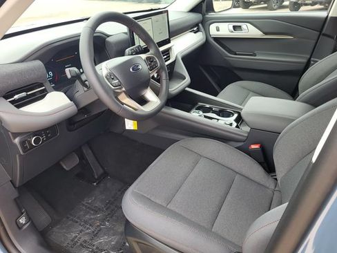 New 2026 Ford Explorer Active RWD image 3