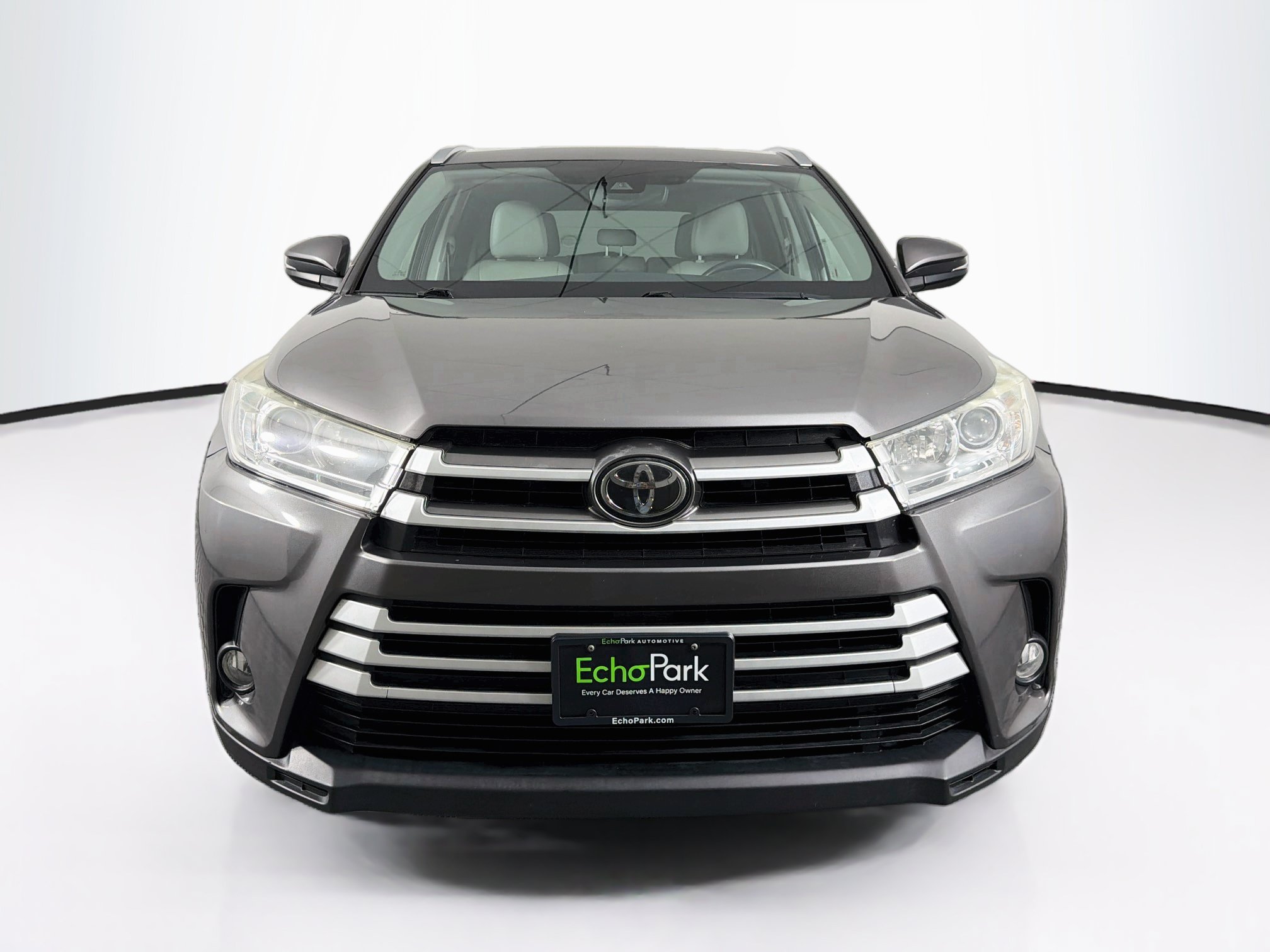 Used 2017 Toyota Highlander XLE w/ Carpet Mat Package AWD/4WD image 2