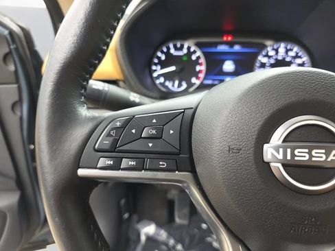Used 2025 Nissan Sentra SV w/ SV Premium Package FWD image 17