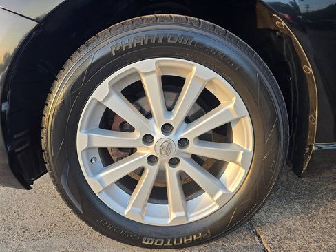 Used 2012 Toyota Venza LE FWD image 49