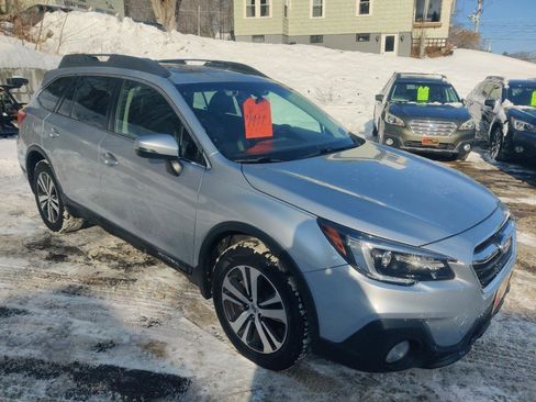 Used 2018 Subaru Outback 2.5i Limited AWD/4WD image 8