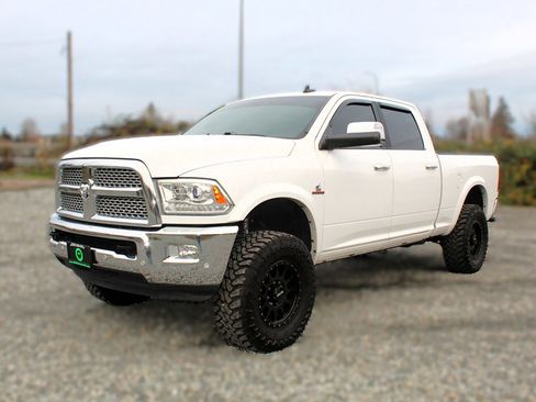 Used 2018 RAM 2500 Laramie image 3