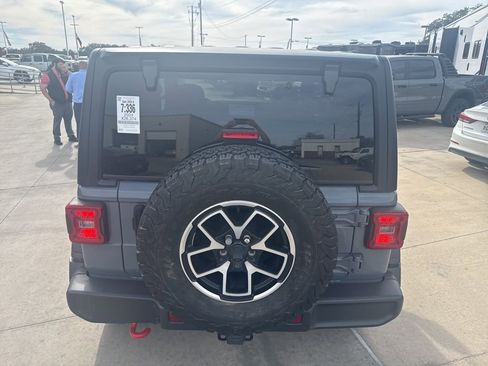 Used 2024 Jeep Wrangler Rubicon w/ Convenience Group image 12