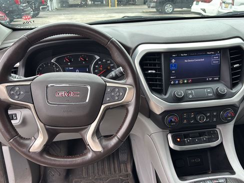 Used 2020 GMC Acadia SLT FWD image 17