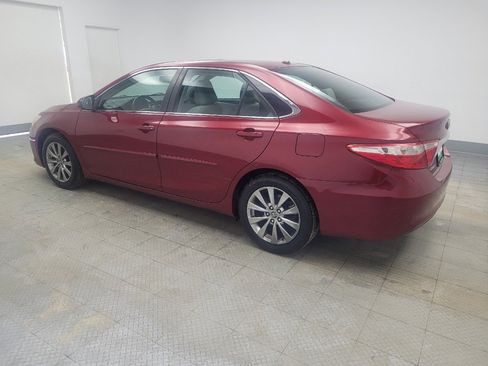 Used 2015 Toyota Camry XLE w/ Moonroof Package image 3
