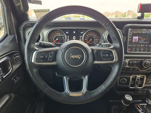 Used 2018 Jeep Wrangler Unlimited Sahara AWD/4WD image 20