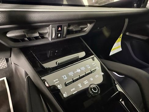 New 2025 Porsche Cayenne Coupe image 34