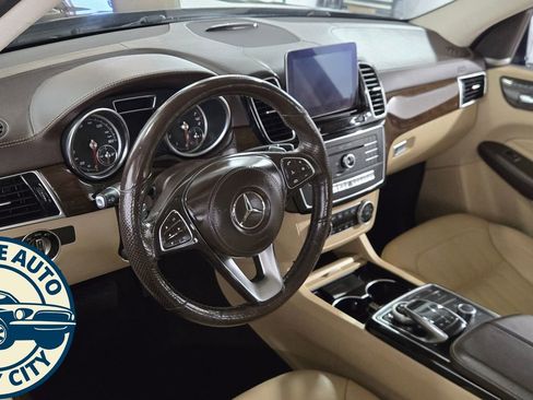 Used 2018 Mercedes-Benz GLS 450 GLS 450 w/ Premium Package image 11