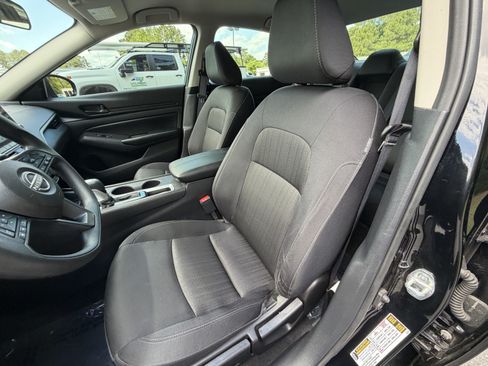 Used 2025 Nissan Altima 2.5 S FWD image 16