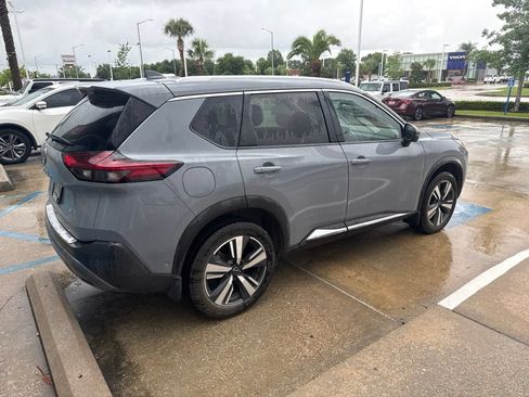 Used 2023 Nissan Rogue SL w/ SL Premium Package FWD image 5