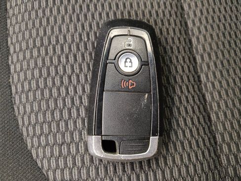 Used 2018 Ford Explorer XLT FWD image 32