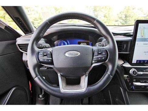 Used 2021 Ford Explorer Platinum w/ Equipment Group 601A AWD/4WD image 15