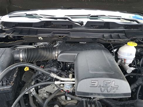 Used 2024 RAM 1500 Classic SLT image 15