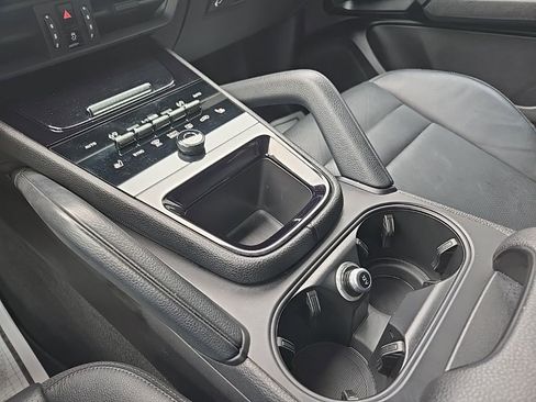 Used 2024 Porsche Cayenne w/ Premium Package AWD/4WD image 65