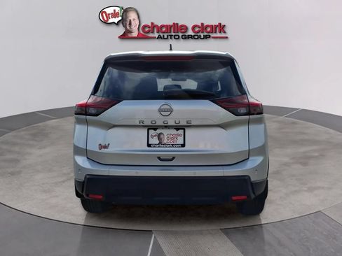 Used 2025 Nissan Rogue S FWD image 4