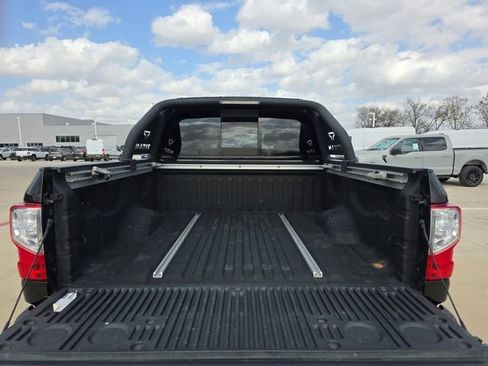 Used 2020 Nissan Titan SV w/ SV Convenience Package image 8