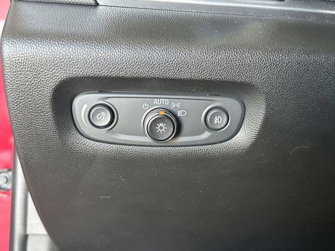 Used 2020 Chevrolet Traverse Premier image 20