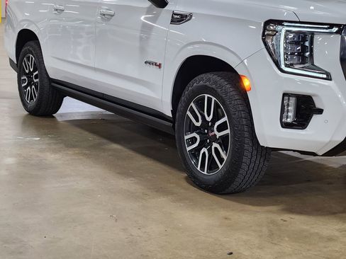 Used 2023 GMC Yukon XL AT4 image 16