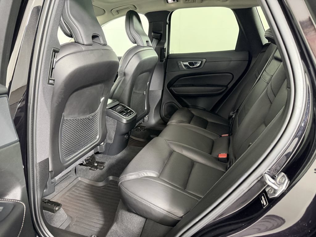 Used 2021 Volvo XC60 T5 Inscription w/ Protection Package Premier AWD/4WD image 16