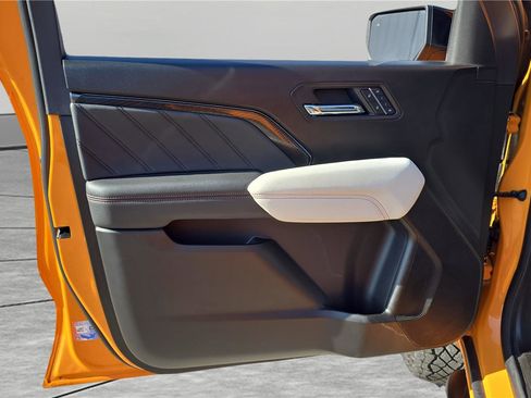 Used 2026 GMC Canyon AT4X AWD/4WD image 12