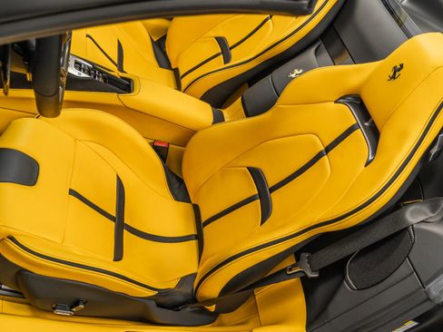 Used 2024 Ferrari SF90 Spider image 26