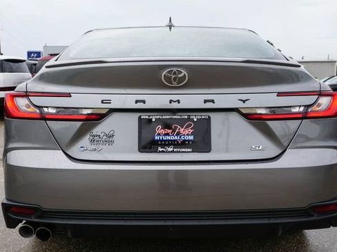 Used 2025 Toyota Camry SE FWD image 6