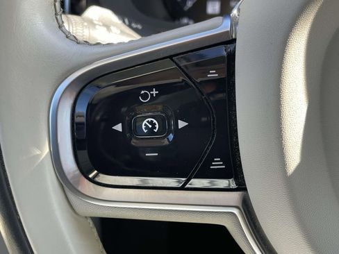 Used 2021 Volvo XC60 T5 Inscription image 11