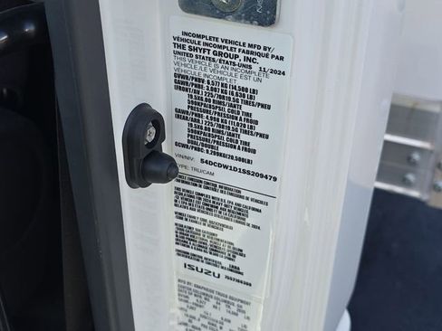 New 2025 Chevrolet Low Cab Forward image 28