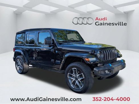 Used 2024 Jeep Wrangler Unlimited w/ Technology Group AWD/4WD image 1